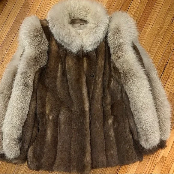 Mink and fox fur coat. - Picture 1 of 9